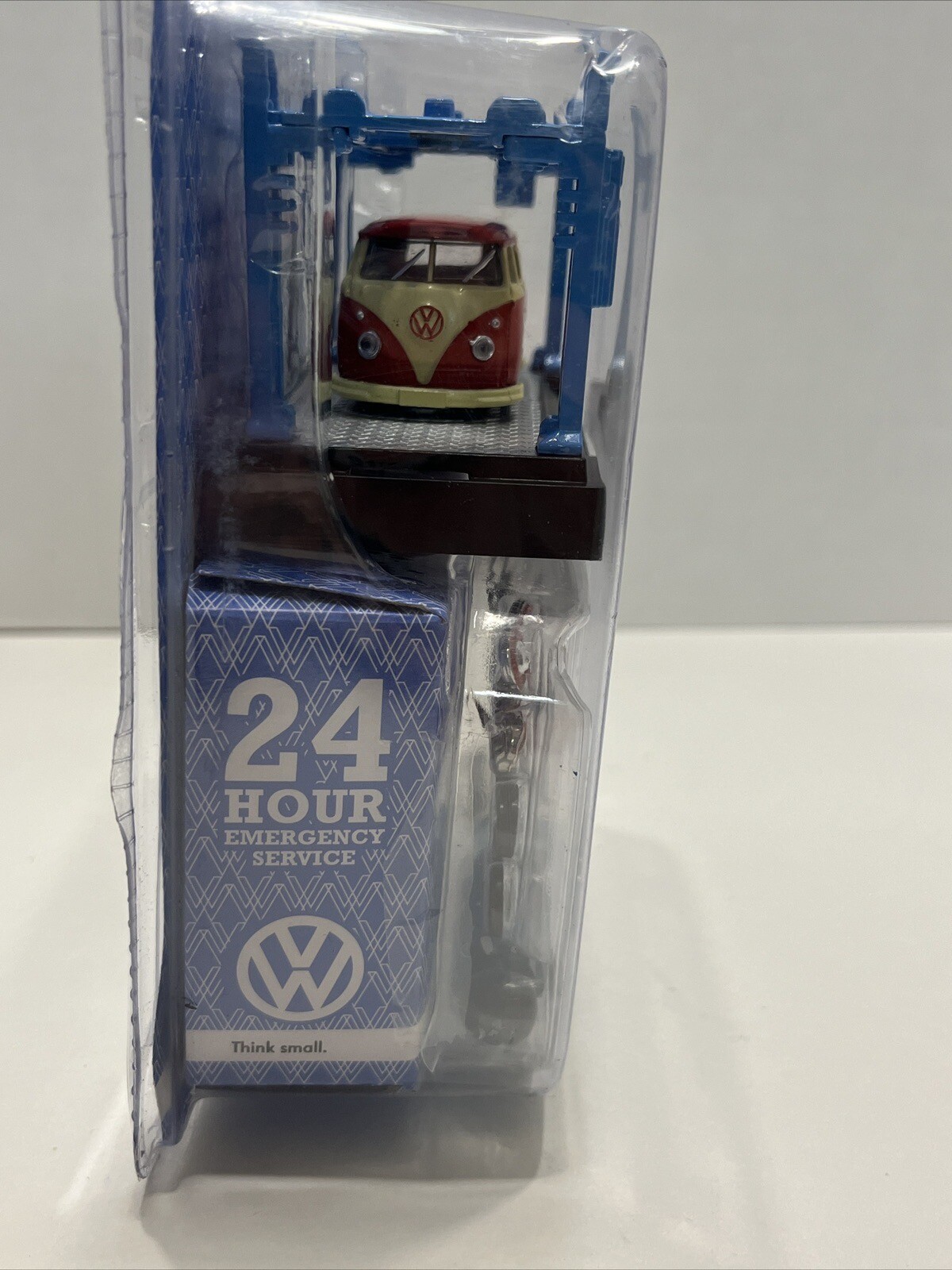 M2 Machines Volkswagen Specialists 1960 VW Delivery Van R38 21-07 Model ...