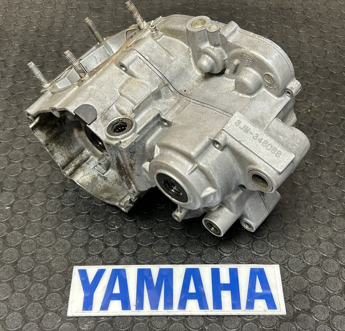 YAMAHA BLASTER YFS200 OEM ENGINE CASES CRANKCASE MOTOR SET L R