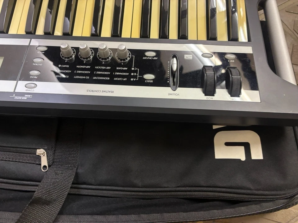 KORG X50 61-Key Music Synthesizer Keyboard from Japan Tested - Image 4 of 4