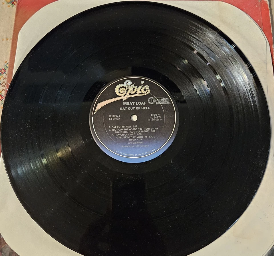 Meat Loaf Bat Out Of Hell VINYL LP 1977 EPIC CLEVELAND INTL. W/ HYPE 1ST PRESS  - Image 3 of 4