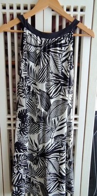 Edles leichtes Kleid Damen Gr.34 Comma Neuwertig Druck Schwarz Weiß