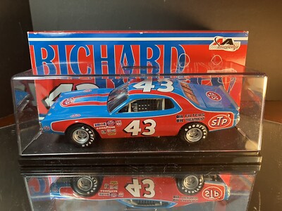 リチャード・ペティ サイン入り Historical Series 43 模型 Super Rare