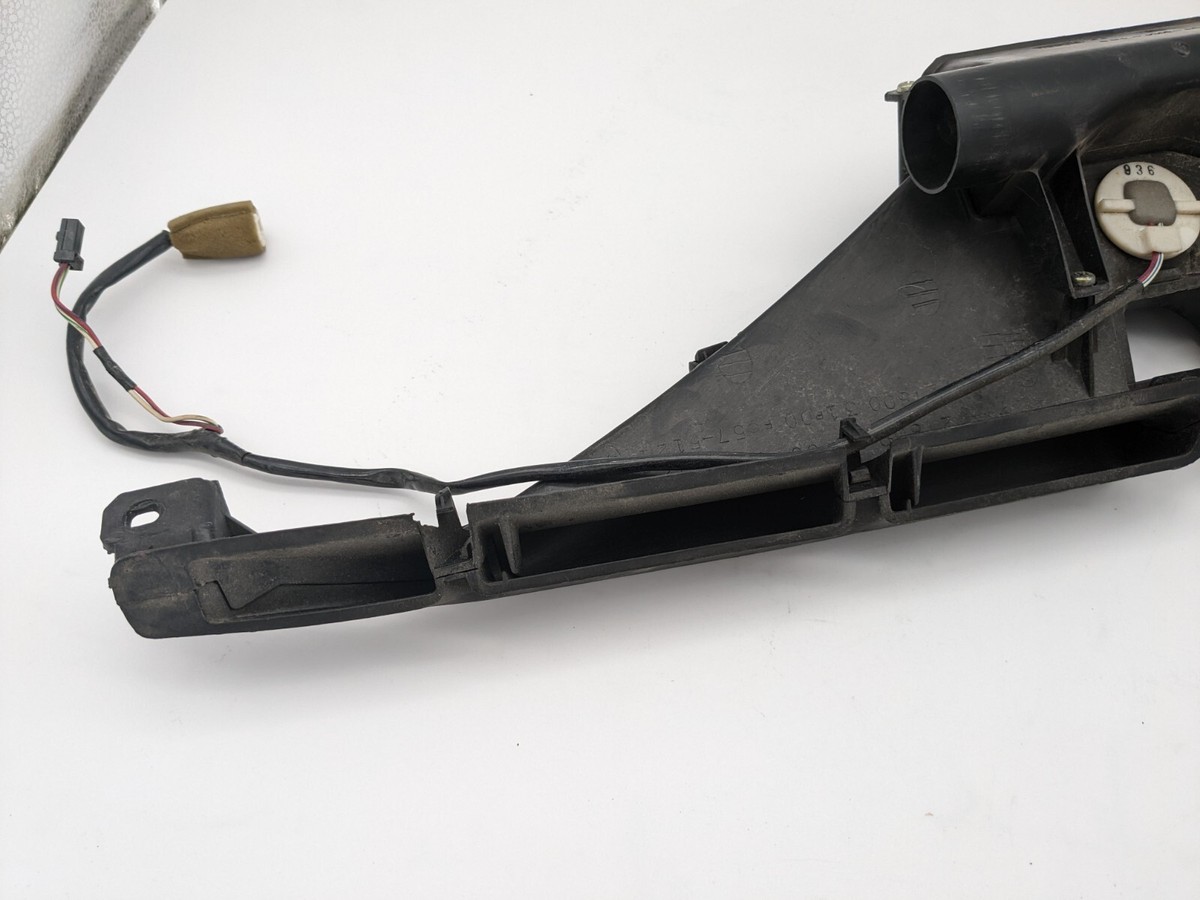 90-96 Nissan 300zx 27800-30P00 Front windshield defroster vent