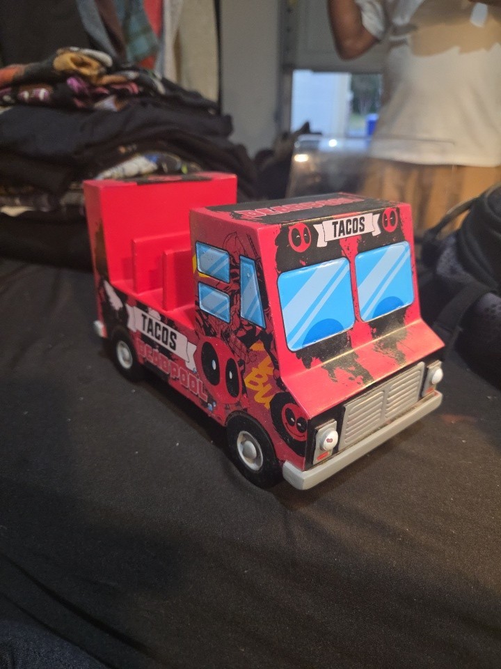 Deadpool Collectible