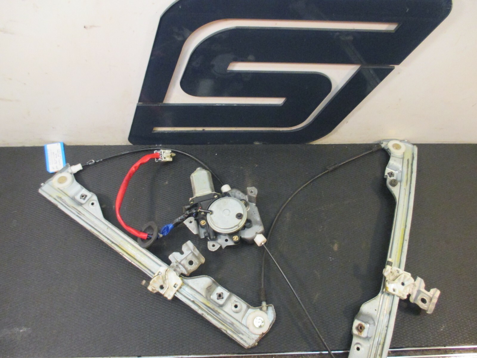 2005 Infiniti G35 3.5L Passenger Right Front Power Window Motor