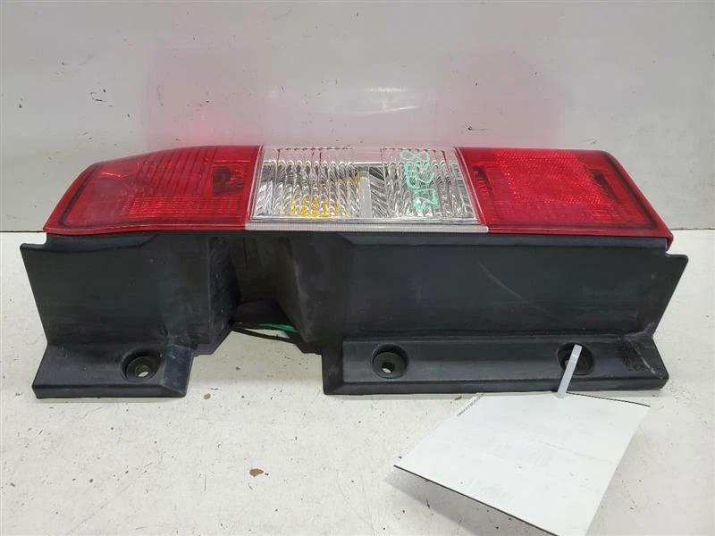 2012-2019, Nissan NV2500, RH Tail Light Quarter Panel Mounted, PN - 26550-1PA0A - Image 3 of 4