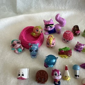 Lot Of 29 Shopkins, Hatchimals, Etc
