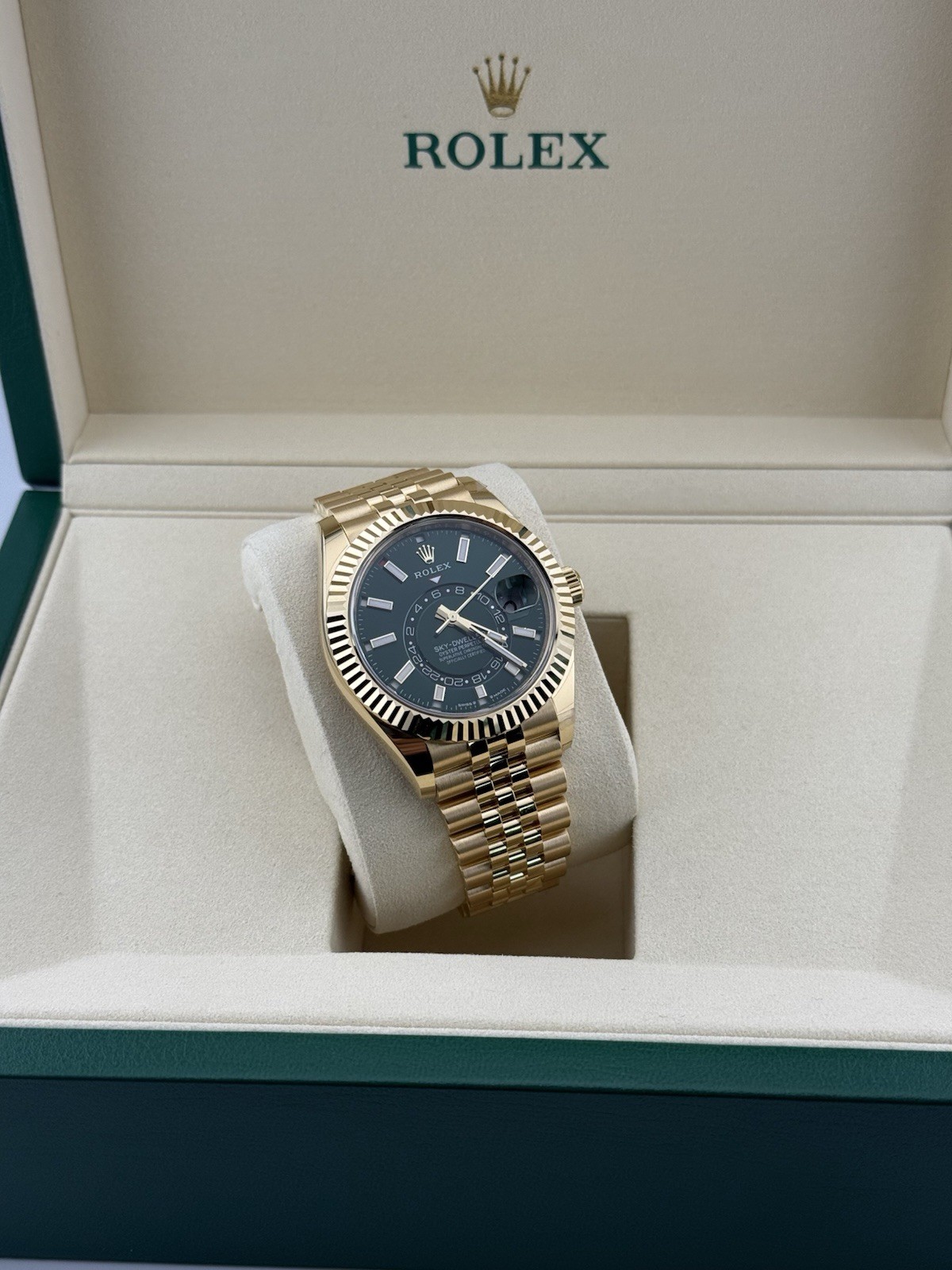 Rolex Sky Dweller Yellow Gold Green Dial Jubilee 336938 2025 image 7