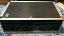 YAMAHA Q2031B Equalizer, with CD tray and sturdy 3U rack case