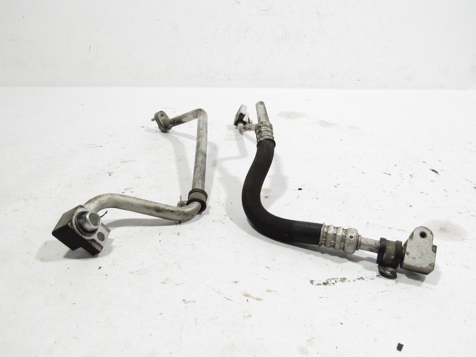 02-06 Maserati Coupe GT 2004 AC A/C Compressor Pipe Line Tube Hose Set 2 PCS ;