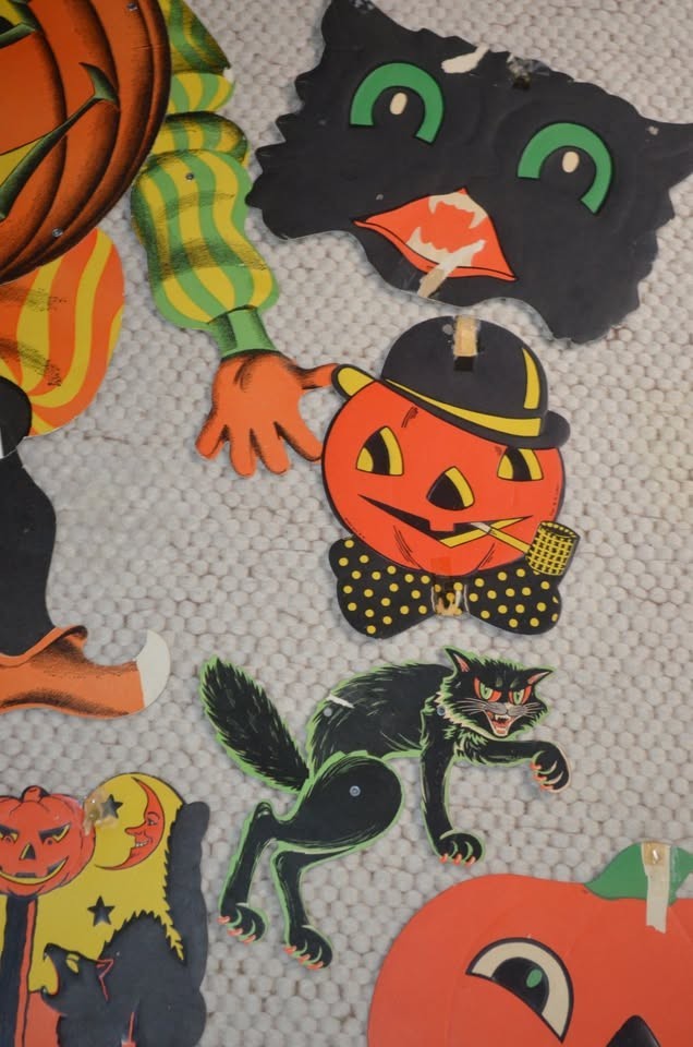 14 VINTAGE 1950's HALLOWEEN Die Cut Decorations Black Cats Witch Jack-o