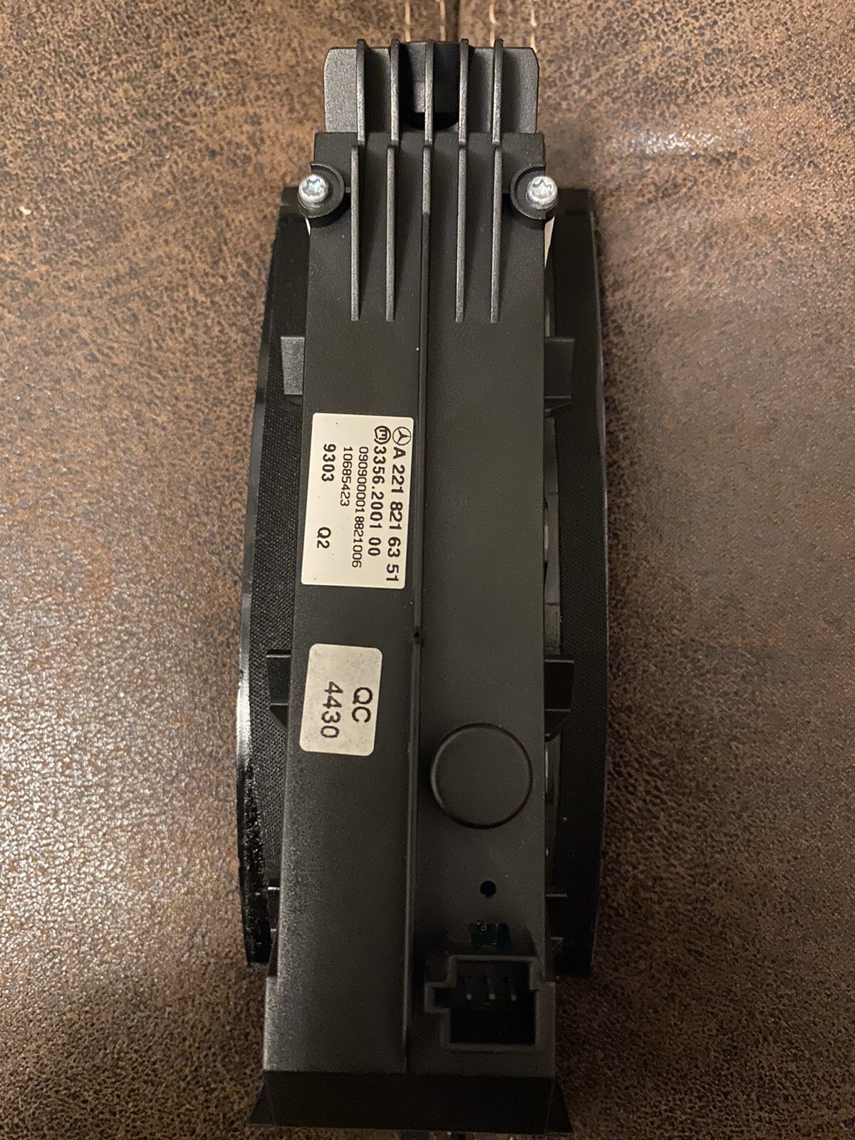 2010 - 2013 MERCEDES-BENZ S63 / S550 W221 FRONT SWITCH ASSEMBLY 