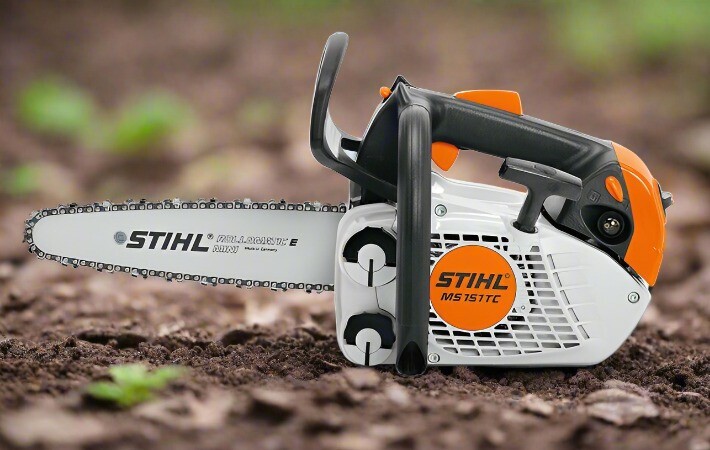 STIHL MS 151 TC-E 23,6 cc Motosega - Bianca/Arancione