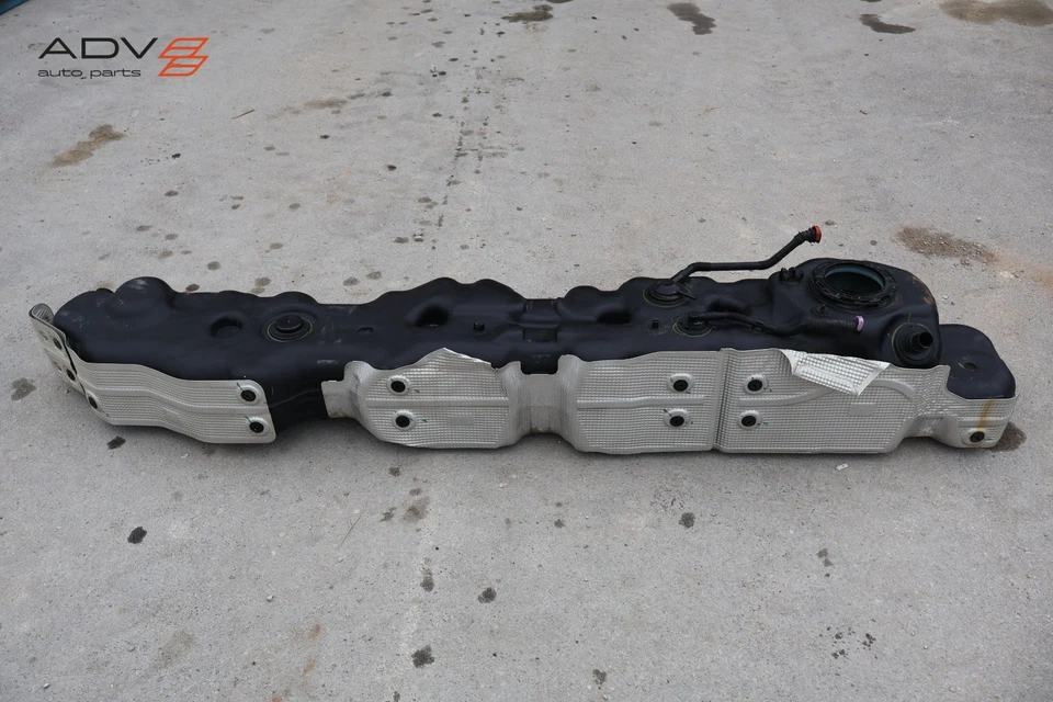 2022 - 2025 TOYOTA TUNDRA FUEL GAS TANK RESERVOIR W/ SHIELD OEM - Image 3 of 4