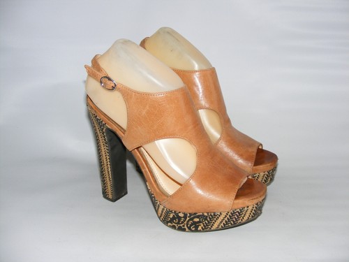 jessica simpson black platform