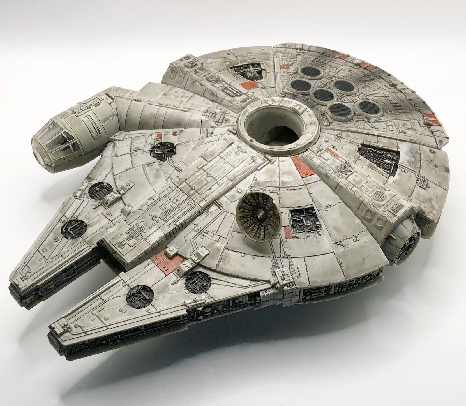 Star Wars 2022 Jazwares Millennium Falcon With Working Lights & Sound 