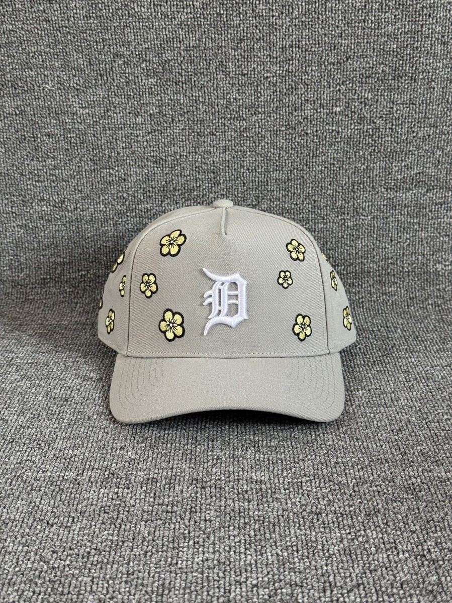 Mitchell & Ness Detroit Tigers Floral Snapback Cap Grey Green Underbrim