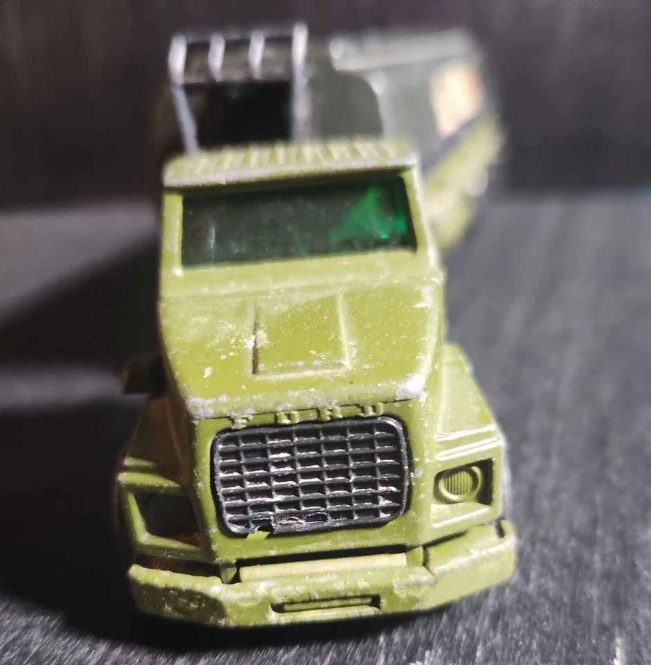 MATCHBOX SUPER KINGS K115 K16 COMBUSTIBLE EJÉRCITO FORD LTS TRACTOR Y CISTERNA ARTICULADA Foto 3 de 4