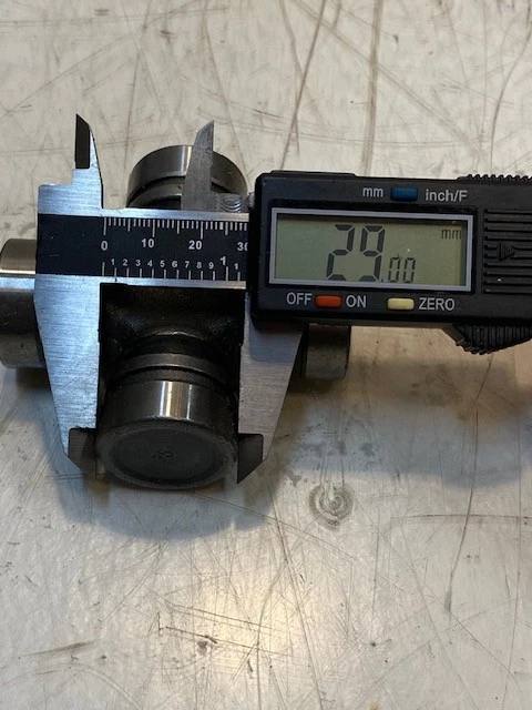 Junta universal McQuay-Norris U1510 - 4x4 | 3" de ancho 29 mm OD Foto 4 de 4