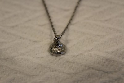 Hershey Kiss Sterlingsilber Charm & Halskette