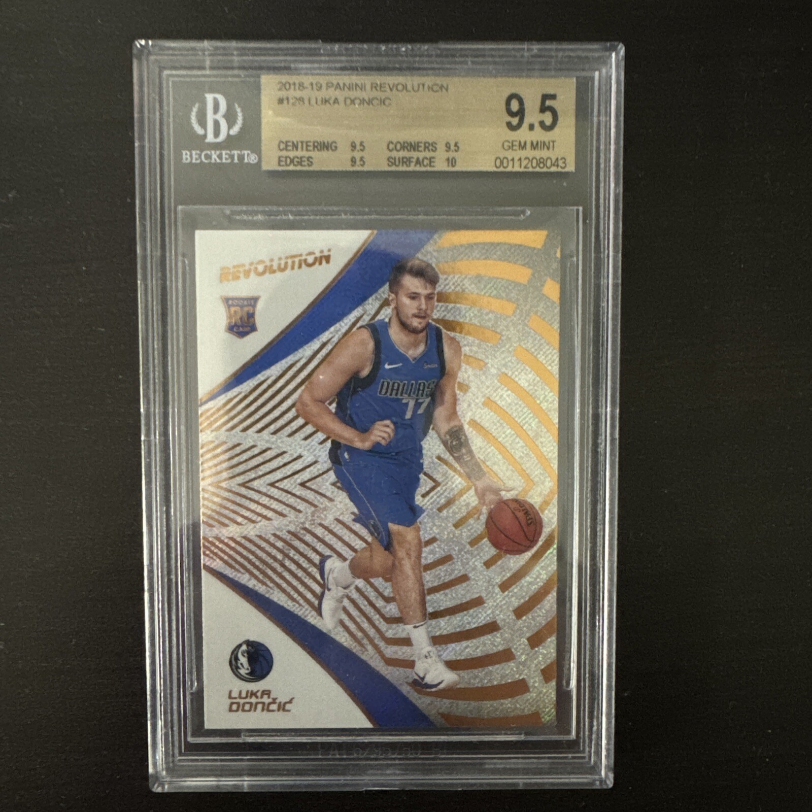 2018 PANINI REVOLUTION  LUKA DONCIC ROOKIE #128 BGS 9.5 GEM MINT￼