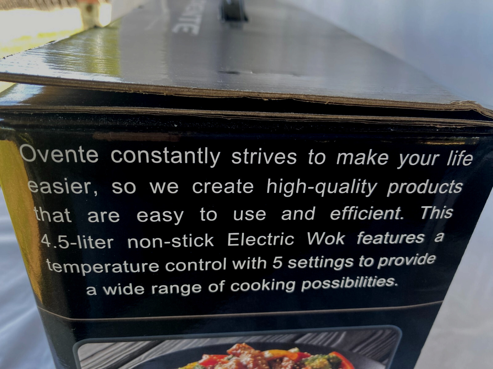 OVENTE Electric Wok with Non-Stick Coating, 13" Family-Sized Skillet SK3113CO