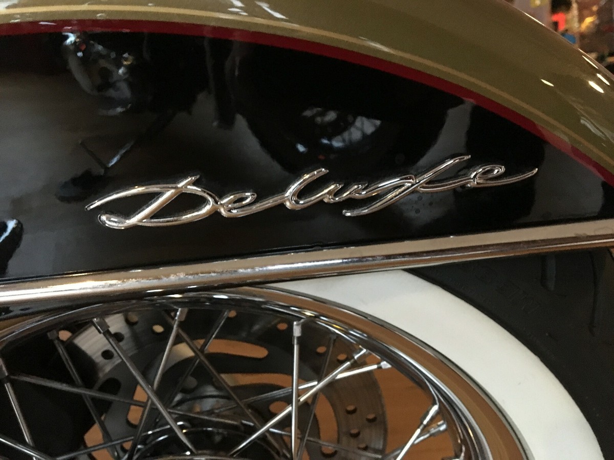 62274-05 DELUXE® FLSTN® SCHRIFTZUG FÜR FENDER SCHUTZBLECH HARLEY® 2005-2015