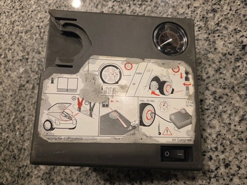 2011-2018 PORSCHE CAYENNE EMERGENCY TIRE AIR COMPRESSOR INFLATOR 7L0012617B OEM