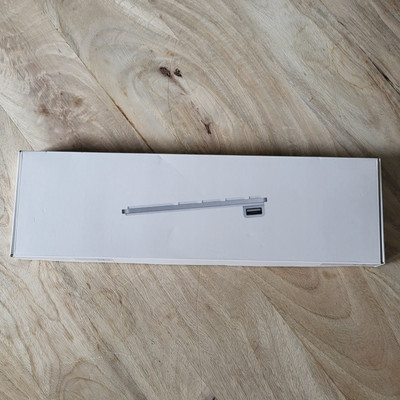 NEW Apple Wired USB Keyboard with Numeric Keypad Model No. A1243