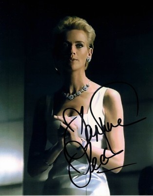 DAPHNE DECKERS - Carvers PR Lady - James Bond Tomorrow Never Dies handsigniert 10