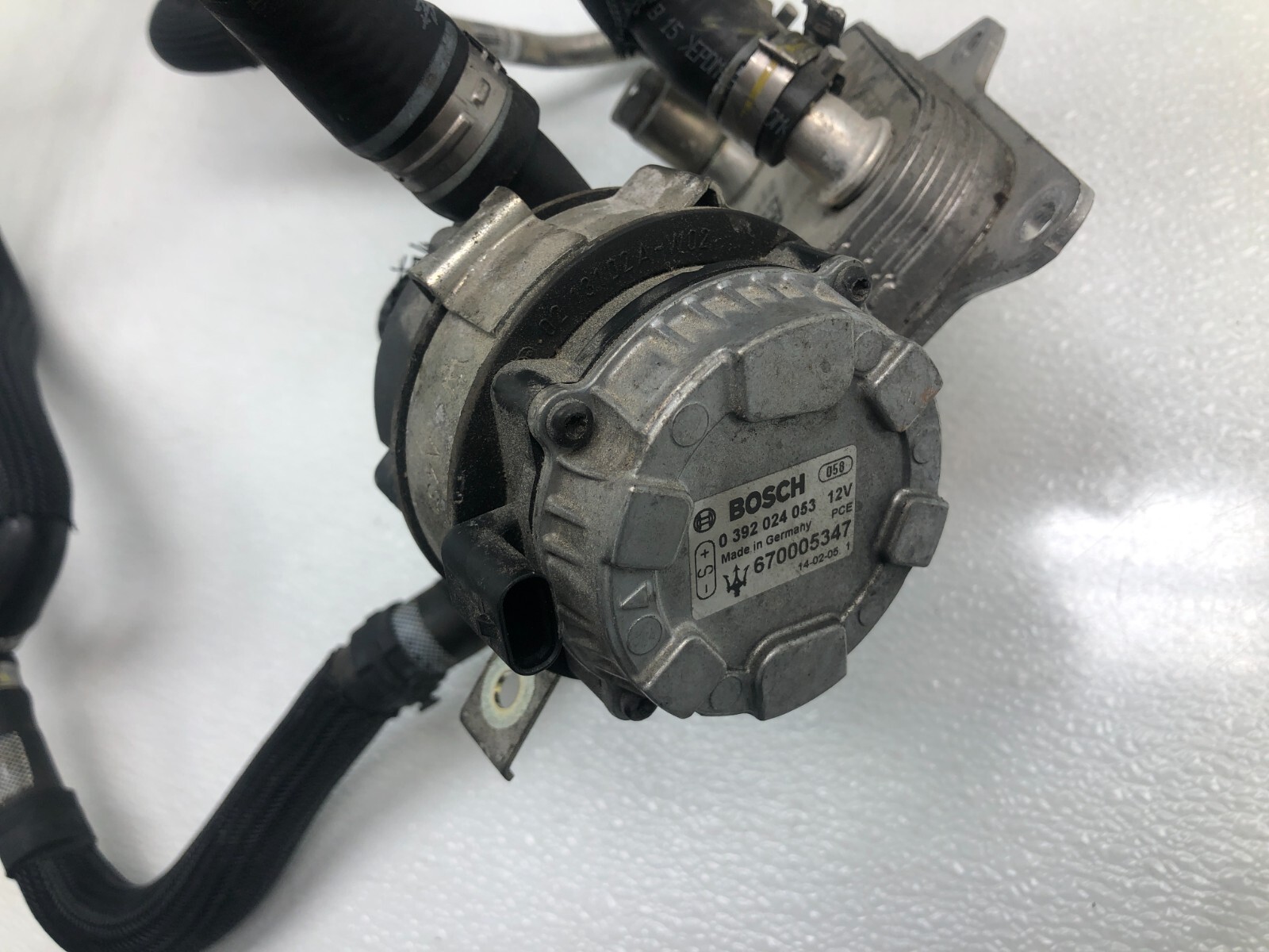 2014-2017 MASERATI GHIBLI S POWER STEERING BOTTLE RADIATOR W/AUX WATER PUMP OEM.