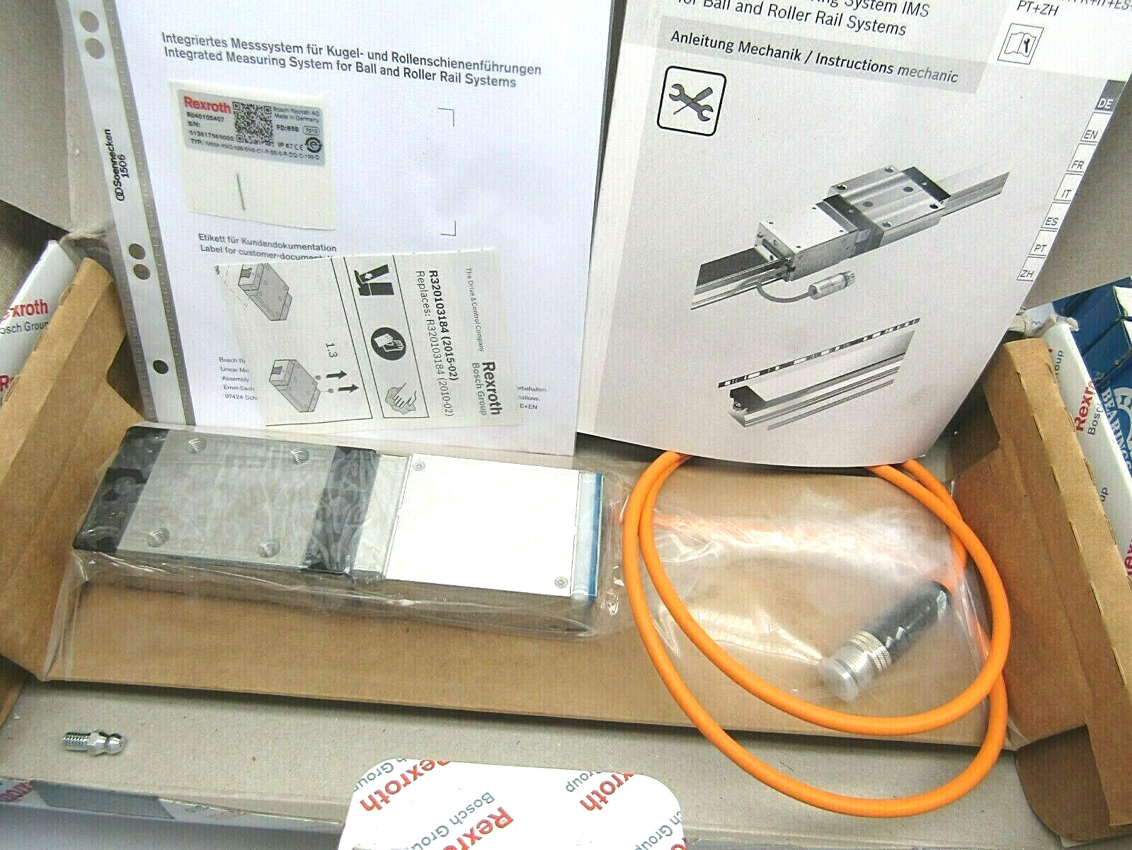 Rexroth R162221220 Linear Bearing with R040105407 Measuring Read Head R320103184