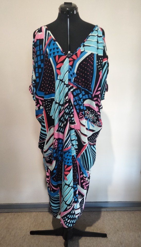 'Hourglass' Abstract Print Loose Cold-Shoulder Kaftan Maxi Dress - size S/M