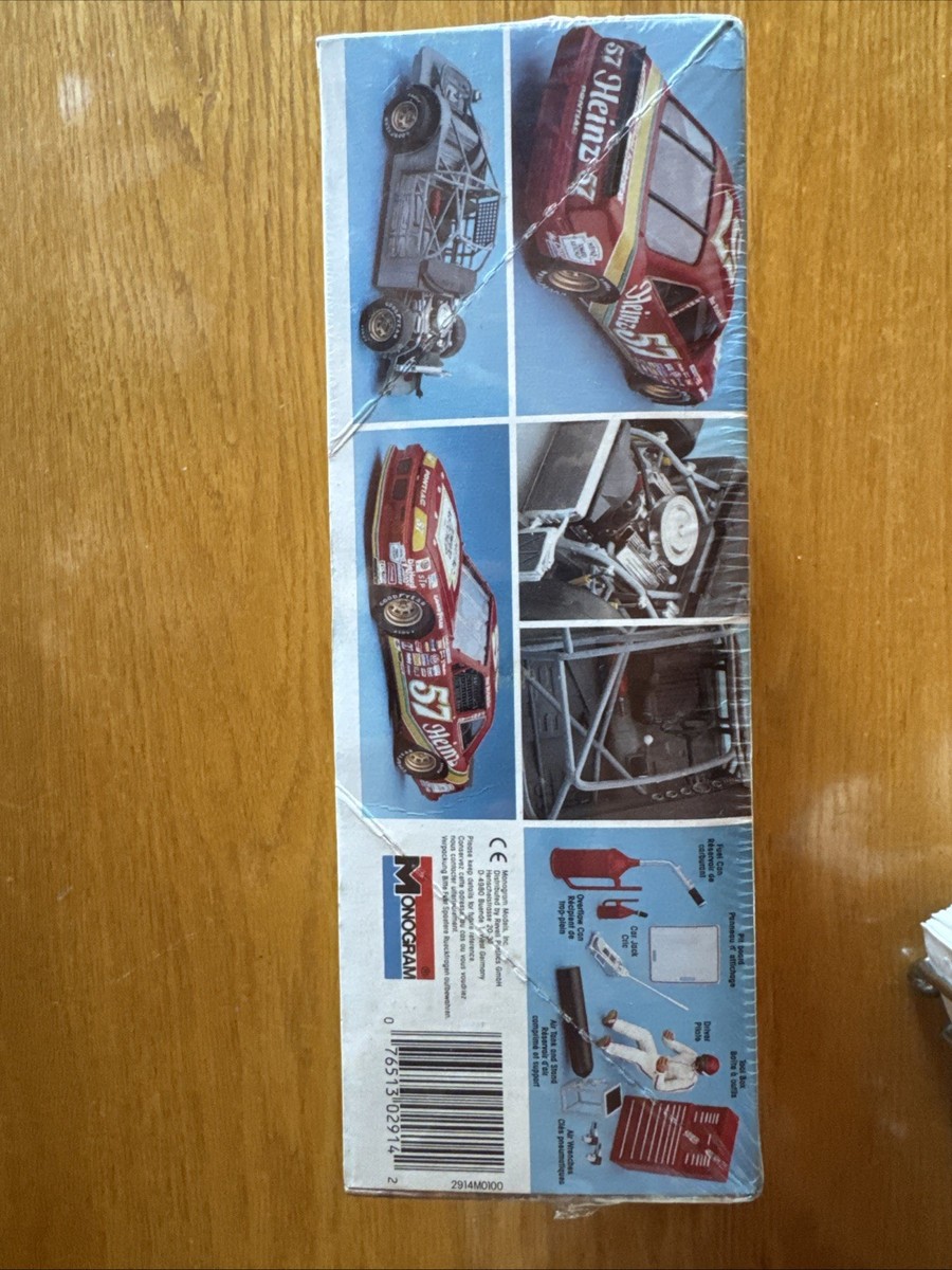 Monogram Heinz Pontiac Grand Prix Stock Car #2914 1/24 Scale Model