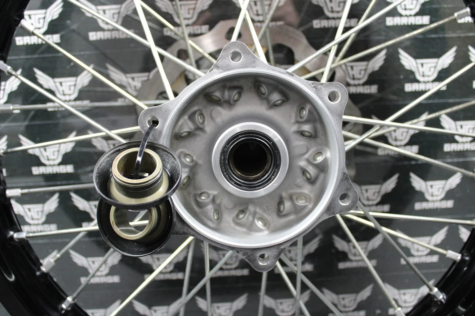 Suzuki RMZ450 2018 OEM rueda trasera negra llanta buje rotor 64100-37K01 19 X 2,15 Foto 2 de 4