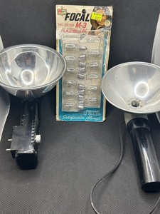 Kodak Kodalite Flashholder + Reflector & Focal M-3 Bulbs Vintage Lot