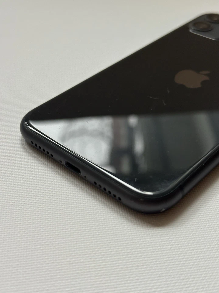 Apple iPhone 11 64GB Black - Good Condition - For Parts Not Working - READ - Image 3 of 4