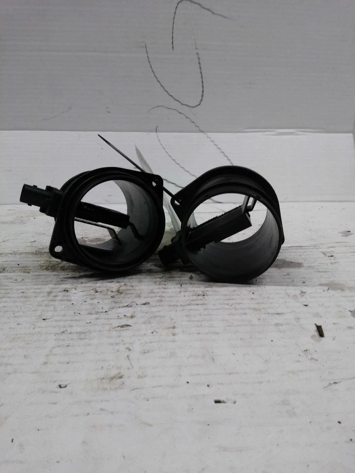 2015 Land Rover Range Rover Sport Fuel Injection Air Flow Meter OEM Black - Image 2 of 3