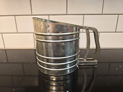 Vintage Foley Sift Chine Triple Screen Flour Sifter GOOD ~ Works FREE SHIPPING 