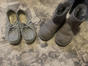 Koolaburra Ugg Girls Size 2 Gray Leopard Boots Hey Dude Slip On