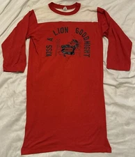Vintage 80s Harding Academy M Sleep Shirt “Kiss A Lion Goodnight” Single Stitch