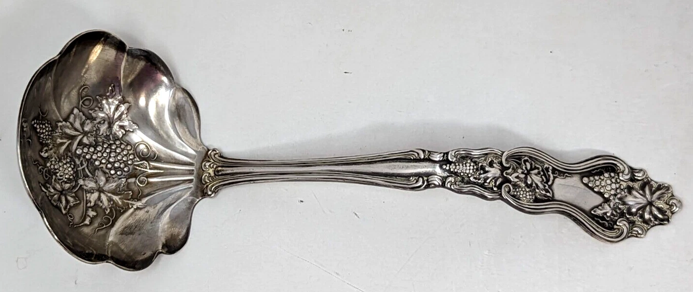 Antique ASCO American Silver Silverplate Moselle Grape Leaf Gravy Ladle OC23
