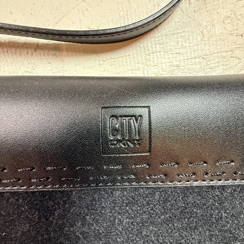 City by DKNY Black Faux Leather Fabric Clutch Shoulder Bag - Image 3 of 4