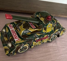 Vintage tin toy tank anti-aircraft made in china ME 806 60's complete army