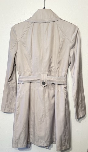 Guess Women’s Trench Coat Beige Ivory Belted Collard Button Down Size Small New - Picture 2 of 8
