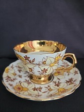 tazza e piattino rosina bone china.Design - Narciso, Inghilterra. Senza scheggiature o crepe 