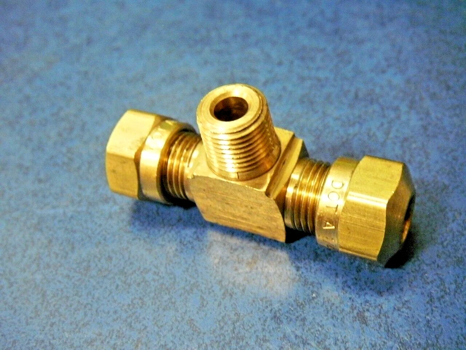 Eaton Brass 1/4" Tube OD Compression x 1/4" Male NPT Center Branch Tee Fitting - Image 3 of 4