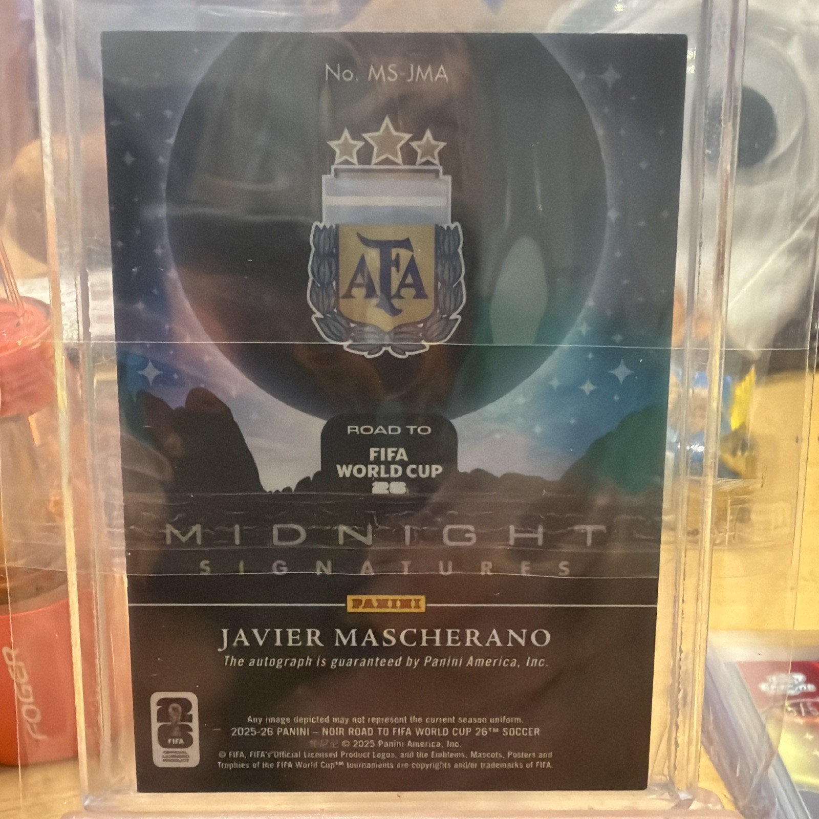 Javier Mascherano 1/1 On Card Auto 2026 Noir Road to the World Cup Midnight view 2