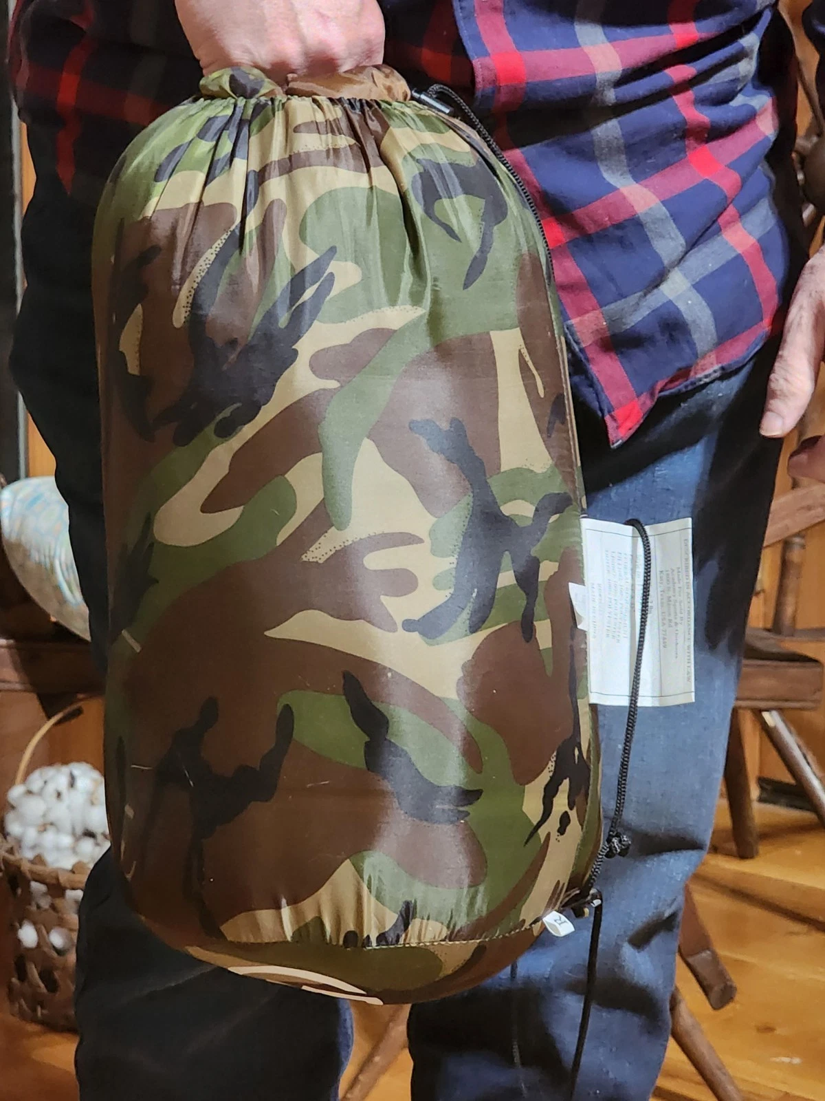 Magellan Outdoor 30 degree camoflage mummy sleeping bag 84" x 35"