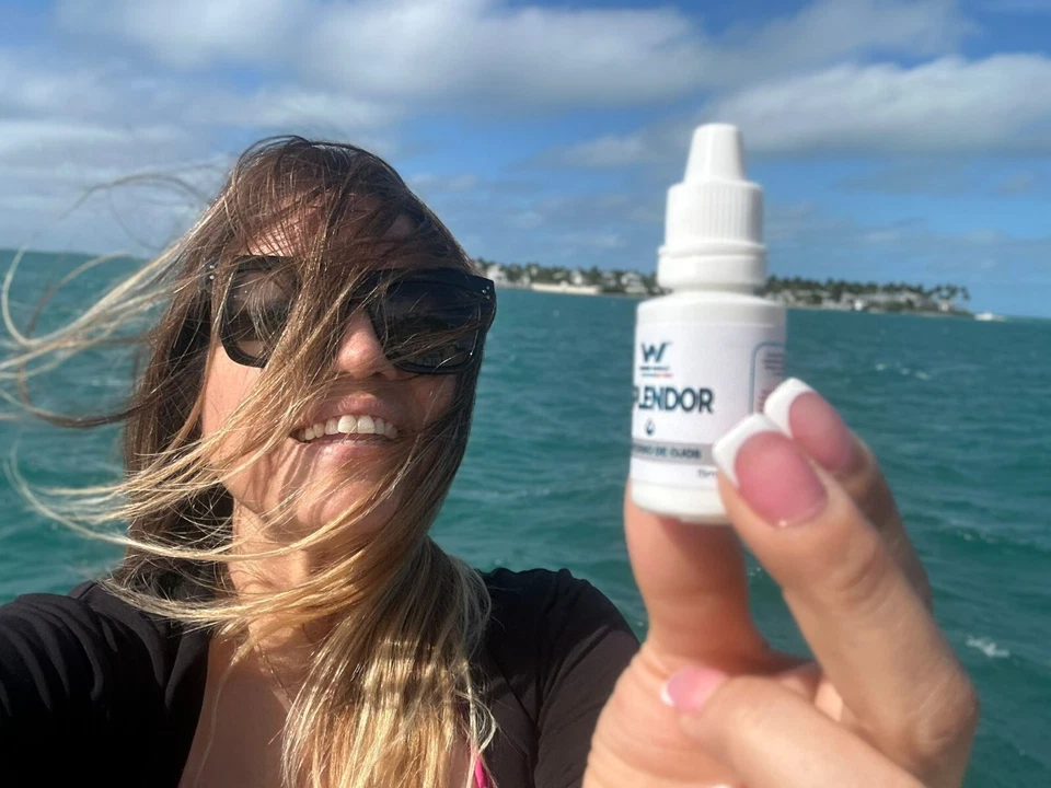 NATURAL EYES DROP SPLENDOR with Aloe, Collagen, Carrots, Spinach and more ...... - Image 2 of 4